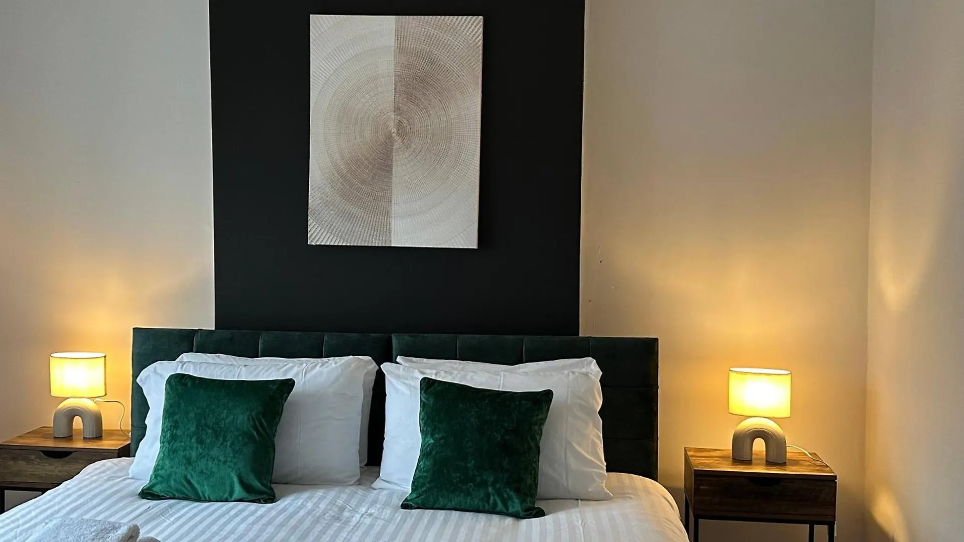 3 Bed Chill Glouc Free Parking Villa Gloucester United Kingdom