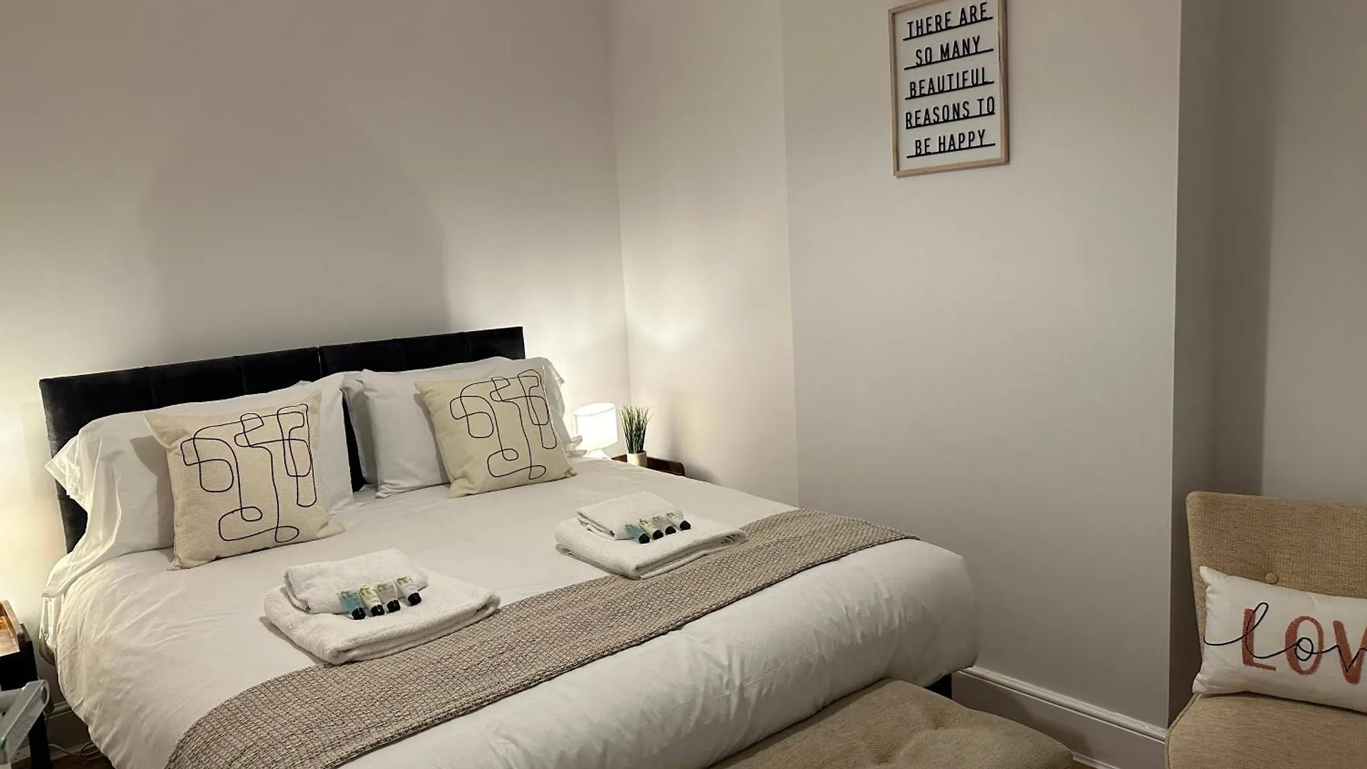 3 Bed Chill Glouc Free Parking Villa Gloucester United Kingdom