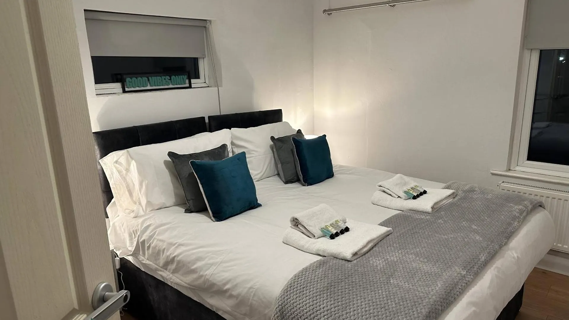 3 Bed Chill Glouc Free Parking Villa Gloucester