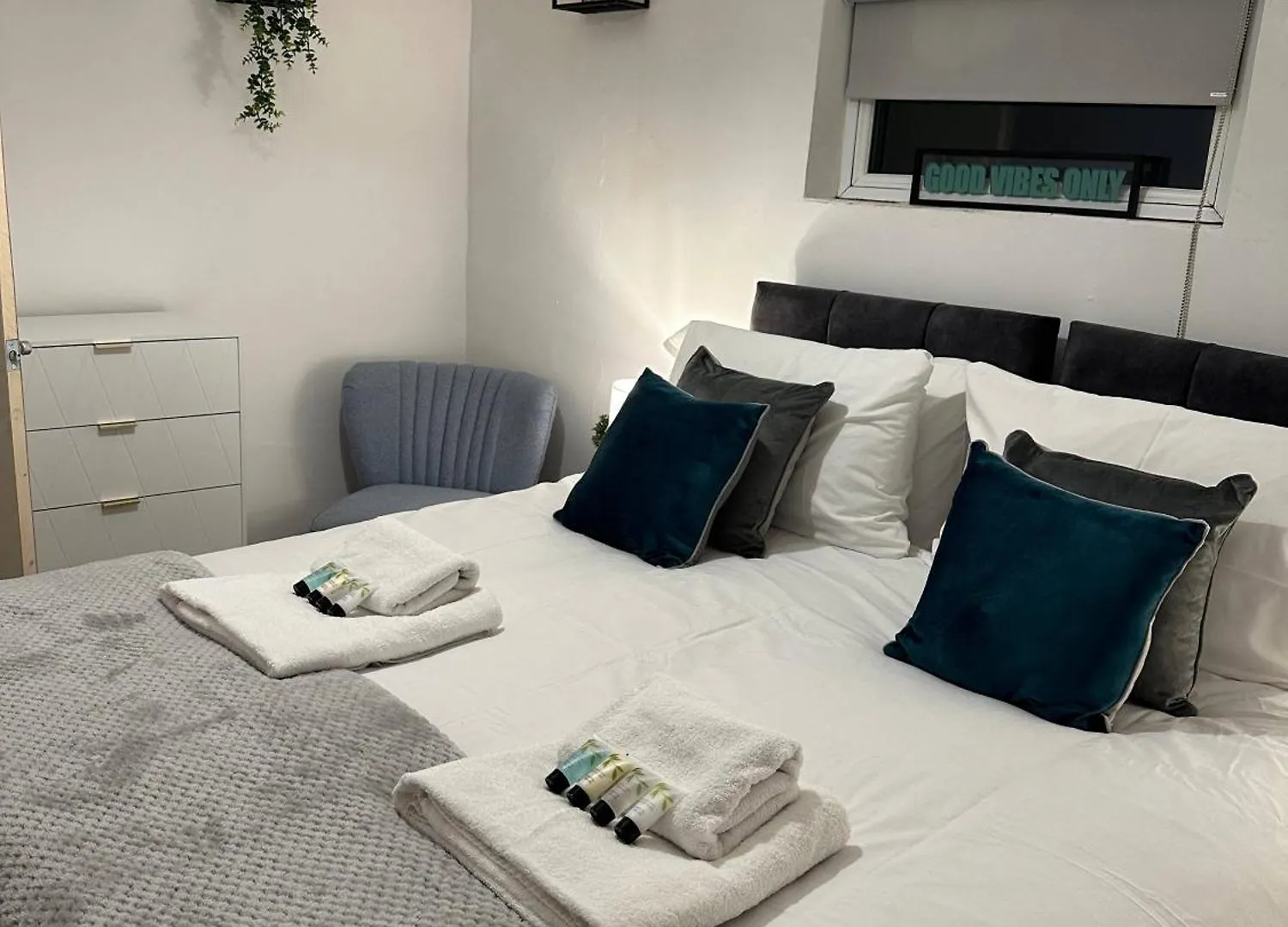 Holiday home 3 Bed Chill Glouc Free Parking Villa Gloucester