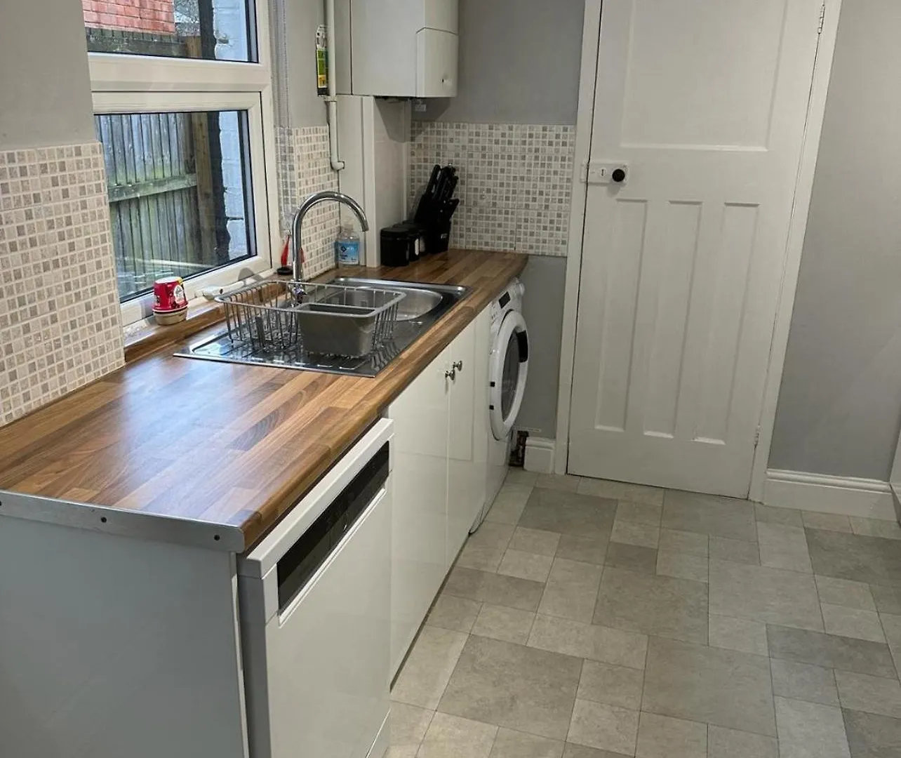 3 Bed Chill Glouc Free Parking Villa Gloucester